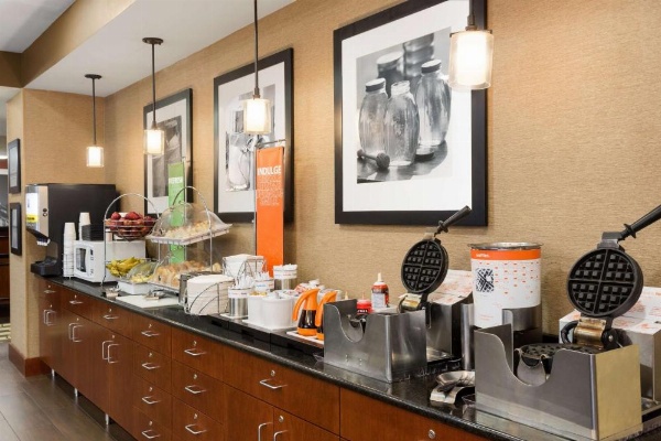Hampton Inn By Hilton Wichita East image 8